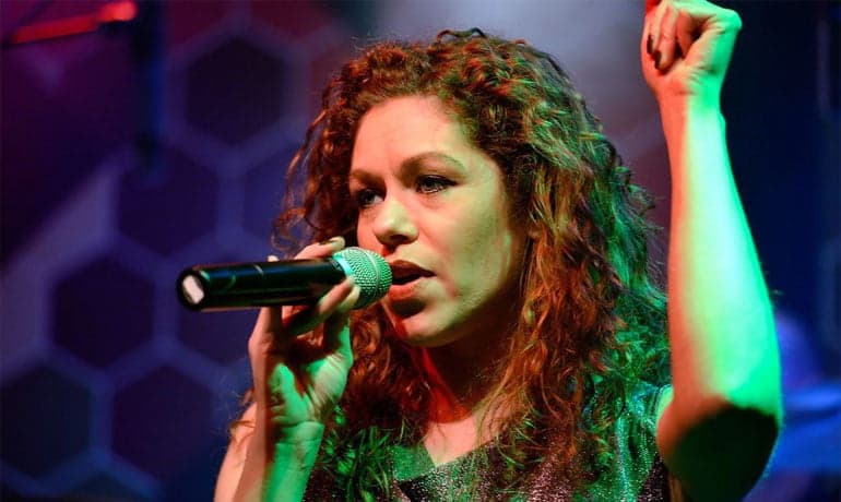 Blend-it live performance photo 1