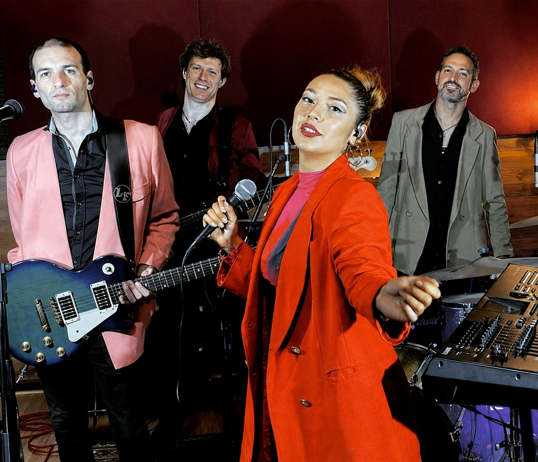 Groovers live performance photo 1