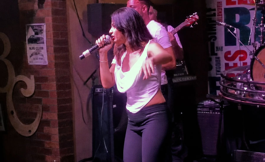 High Beats live performance photo 2